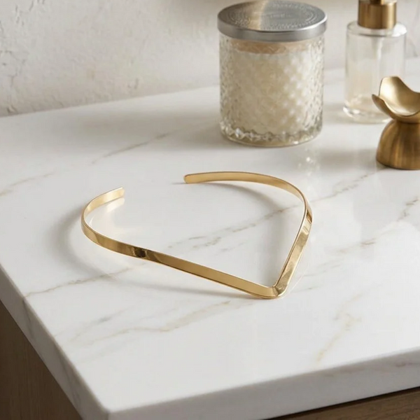 Sybil - Minimalist Metal V-Shaped Choker Necklace