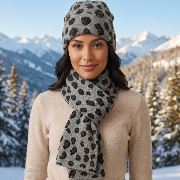 Alessandra - 2 PCS Cozy Leopard Print Winter Scarf Pom Pom Beanie Set